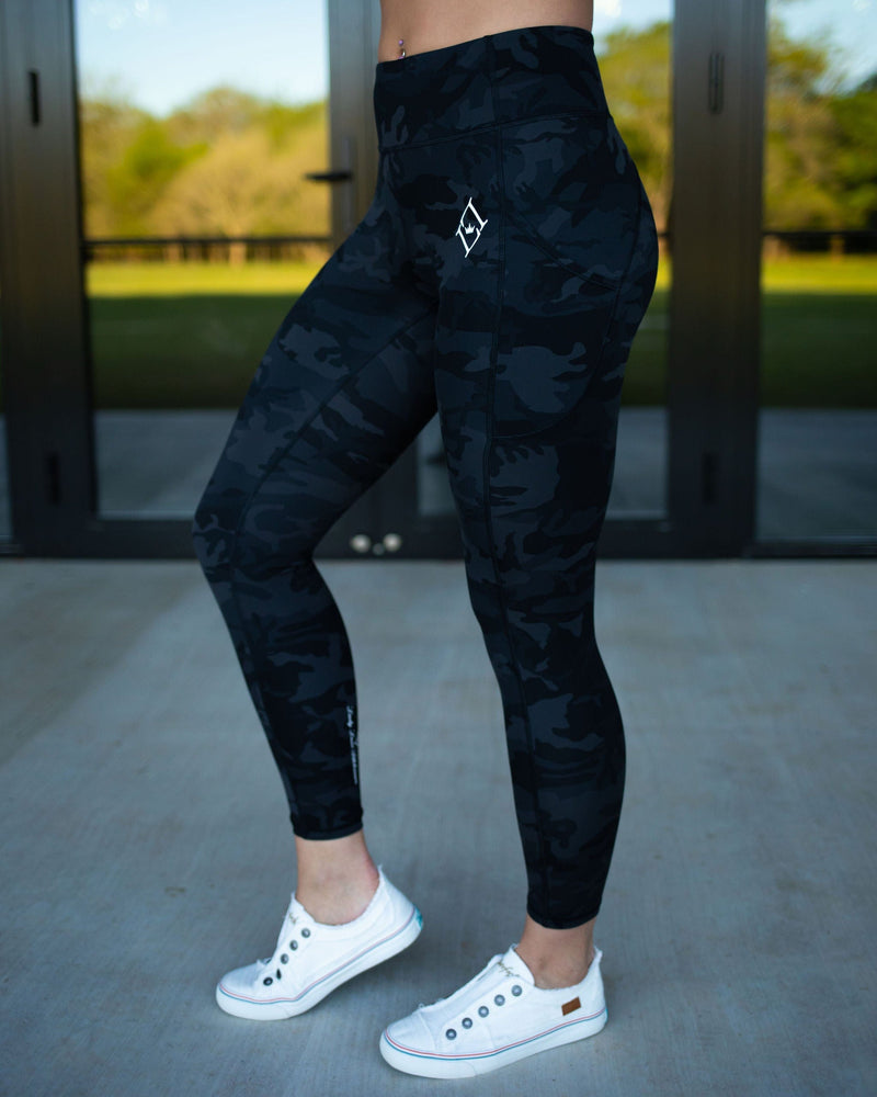  UA Luxe LINE Legging, Black Gold Luxe, 2T: Clothing